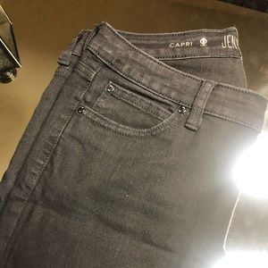 JLO Jean Capri